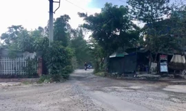 Dân khốn khổ vì đường 'bụi mù trời'