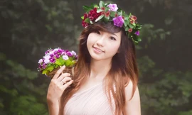 Nữ sinh Kinh tế mơ màng trong rừng vắng