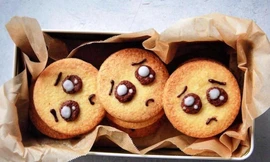 Hóa ra biểu tượng đáng yêu trên chiếc bánh quy bình thường này có ý nghĩa không ai ngờ tới