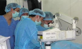 6000 người nghèo được mổ mắt miễn phí trên xe lưu động