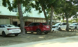 Thuê loạt ô tô tự lái rồi đem đi bán