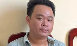 Đâm hai người hàng xóm thương vong rồi về nhà chờ công an bắt