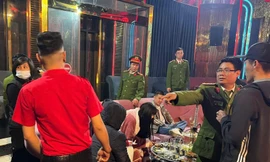 Cảnh sát kiểm tra cơ sở giải trí 'hot' nhất nhì Vĩnh Phúc
