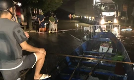 Nước lũ sông Cầu rút, đò Chùa Hương lên chi viện cho Yên Bái