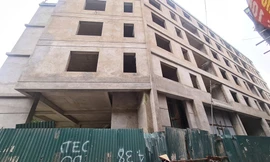 Cận cảnh khu nhà ở cán bộ bỏ hoang bí ẩn trên đất 'kim cương' Hà Nội