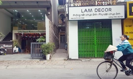 Tháo dỡ cổng sắt 1,5m2 trái phép khiến hai lãnh đạo quận Hà Nội phải sửa sai