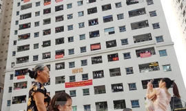 Yêu cầu làm ‘sổ đỏ’ cho khu chung cư vạn dân ở Hà Nội