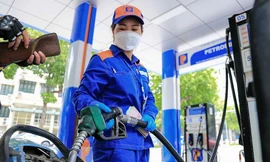 Giá xăng dầu giảm mạnh vào ngày mai?