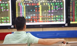 Điểm tên nhóm cổ phiếu vừa khiến VN-Index 'rơi' điểm