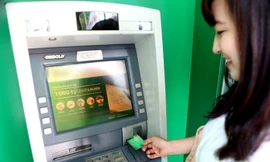 Từ 1/1/2021, lương của chồng có thể chuyển thẳng vào tài khoản vợ