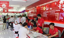 Doanh nghiệp “đua nhau” tuyển lao động cận Tết lương 1 triệu đồng/ngày