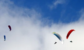 100 phi công lượn trên đỉnh Putaleng ở Lai Châu