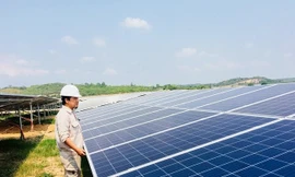 Điện mặt trời áp mái được hòa vào lưới điện quốc gia