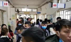 Chật kín người đi khám sức khỏe đi làm việc ở nước ngoài