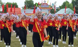Sôi nổi tưng bừng màn duyệt Nghi thức đẹp mắt của thiếu niên Nghệ An 
