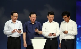 Phó thủ tướng kêu gọi nhắn tin ủng hộ người nghèo