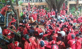 Lao động thất nghiệp đồng loạt chuyển sang chạy xe ôm 