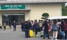 Bộ LĐ-TB&XH yêu cầu tạm dừng cấp phép cho lao động Trung Quốc vào Việt Nam làm việc