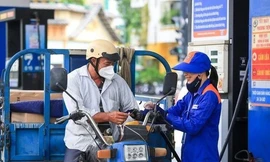 Ngày mai giá xăng giảm?
