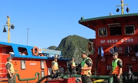 Khởi tố vụ buôn lậu 200.000 lít xăng dầu trên vịnh Bắc Bộ