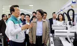 Hơn 7.000 lao động nước ngoài muốn nhập cảnh vào Việt Nam