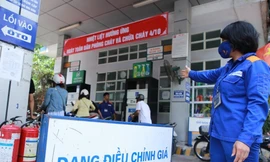 Xăng, dầu đồng loạt tăng giá