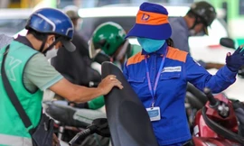 Giá xăng tiếp tục tăng vào ngày mai?