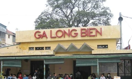 Ga Long Biên, Giáp Bát thiếu năng lực đón trả khách
