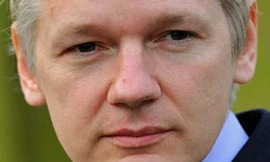 Chủ bút WikiLeaks nhận giải báo chí