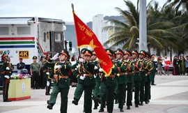 Hơn 1.600 người tham gia Lễ thượng cờ kỷ niệm Ngày Giải phóng tỉnh Khánh Hòa