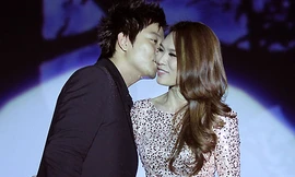 Tuấn Hưng cũng hôn Mỹ Tâm đắm đuối