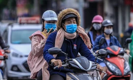 Hà Nội đón không khí lạnh: 'Đã nghe rét mướt luồn trong gió'