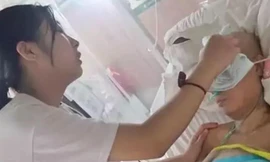 Nữ sinh 17 tuổi bỏ thi đại học để hiến tủy cứu mẹ