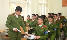 Sĩ quan công an được kéo dài thời gian làm việc tới 70 tuổi