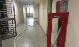 Chung cư cao cấp chằng chịt vòi cứu hỏa để ‘giải khát’ nước sạch