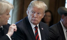 Bạn thân Trump giục tái mở cửa chính phủ