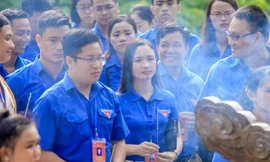 Đảng viên trẻ tiêu biểu về thăm khu di tích K9 Đá Chông