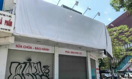 Chuỗi cửa hàng Nhật Cường 'phủ bạt, che biển' sau hơn một tháng ông chủ bỏ trốn