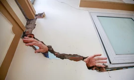 Hơn 80 căn hộ liền kề trong khu đô thị sụt lún, nứt toác