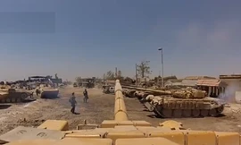 Clip: Xe tăng quân đội Syria tấn công phiến quân