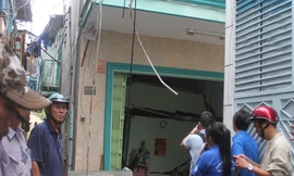 Gần 10 căn nhà sụt lún, cả phố hoảng loạn