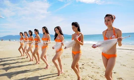 Gót hồng dạo bước bên biển xanh