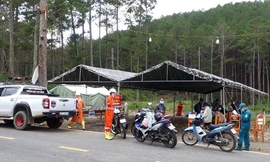 Chốt kiểm dịch hoạt động suốt ngày đêm trên quốc lộ 27