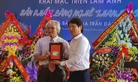 Đen trắng Trần Đàm 