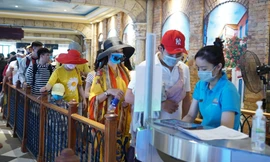 Lượng khách sụt giảm, du lịch chịu tác động tiêu cực do dịch bùng phát mạnh 
