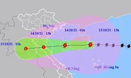 Bão số 8 giảm cấp trước khi đi vào đất liền