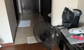 Phòng cách ly phải bật quạt Ảnh: N.L 