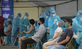 Nhân viên y tế cơ sở ở Hà Nội chịu nhiều áp lực trong dịch COVID-19