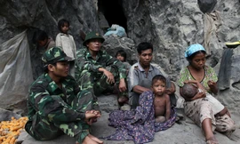 Khi chưa được phát hiện, người Rục sống trong hang đá giữa mênh mông núi đá của đại ngàn Trường Sơn 