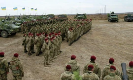 Quân đội Ukraine tham gia một cuộc tập trận. Ảnh: Unian